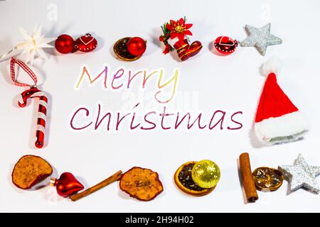 Fond de Noël, avec étoile, boules de Noël, cannelle, décoration,joyeux noël Banque D'Images