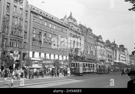 Czechy, Praga, 1947-07-03.Wizyta polskiej degaracji rz¹dowej W Pradze.NZ. Gmach hotelu Ambassadeur przy Vaclavske namesti (plac Wac³awa), W którym zatrzymali siê cz³onkowie delegacji. po/PAP msTchécoslovaquie, Prague, 3 juillet 1947.La visite de la délégation gouvernementale polonaise à Prague.Photo: L'hôtel Ambassador sur la place Vaclav où la délégation polonaise est logeant. po/ms PAP Banque D'Images