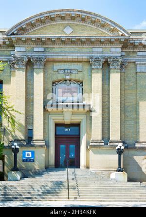 Entrée principale du Centre de services aux étudiants Koffler, qui fait partie de l'Université de Toronto.22 novembre 2021 Banque D'Images