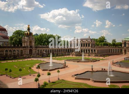 Zwinger complexe palatial avec des jardins à Dresde, Allemagne Banque D'Images