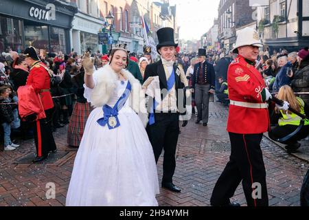 Rochester, Kent, Royaume-Uni.4 décembre 2021.Le festival de Noël Dickensian à Rochester, dans le Kent.Les gens s'habillent comme des personnages des romans de Charles Dickens.Crédit : Matthew Chattle/Alay Live News Banque D'Images