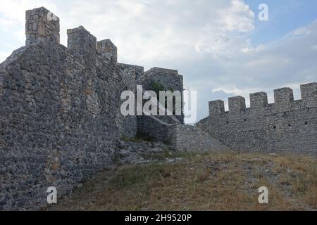 Murs de l'ancienne forteresse de Blagaj (Stjepan-grad, ou Stipan-grad), partie du site historique de Blagaj près de Mostar, Bosnie-Herzégovine Banque D'Images