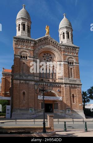 Basilique notre-Dame-de-la-victoire, Saint-Raphaël , Côte d'Azur, Var, Provence-Alpes-Côte d'Azur, France Banque D'Images