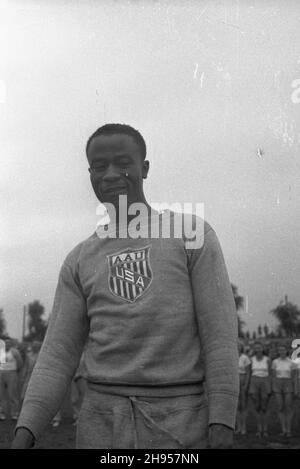 Katowice, 1947-07-27.Miêdzynarodowe Zawody Lekkoatletyczne na stadionie Pogoni.NZ. Reprezentant Stanów Zjednoczonych David Benjamin Bolen. wb/gr PAPKatowice, 27 juillet 1947.Une rencontre internationale sur piste et terrain au stade Pogon.Photo : David Benjamin Bolen de l'équipe américaine. wb/gr PAP Banque D'Images