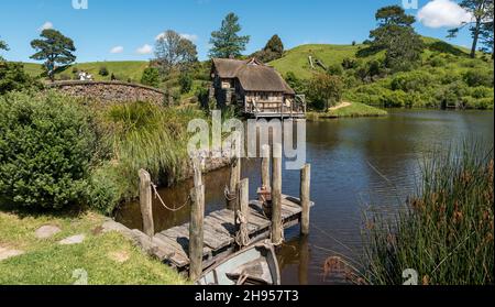 Matamata, Nouvelle-Zélande -11.28.2020 ensemble de films Hobbiton créé pour filmer le Seigneur des anneaux et les films Hobbit dans l'île du Nord de la Nouvelle-Zélande Banque D'Images