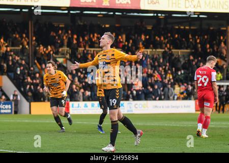 Cambridge, Royaume-Uni.04e décembre 2021.Adam May (19 Cambridge United) a obtenu des scores lors du deuxième tour de la coupe FA entre Cambridge United et Exeter City au stade R Costaings Abbey Stadium, Cambridge, Angleterre, le 4 décembre 2021.Photo de Kevin Hodgson/Prime Media Images.Crédit : Prime Media Images/Alamy Live News Banque D'Images