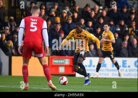 Cambridge, Royaume-Uni.04e décembre 2021.Shilow Tracey (18 Cambridge United) lors du deuxième tour de la coupe FA entre Cambridge United et Exeter City au stade R coings Abbey, Cambridge, Angleterre, le 4 décembre 2021.Photo de Kevin Hodgson/Prime Media Images.Crédit : Prime Media Images/Alamy Live News Banque D'Images