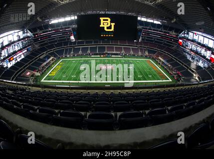 Arlington, Texas, États-Unis.4 décembre 2021.Photo du stade de football de la NCAA entre les Baylor Bears et les Oklahoma State Cowboys au STADE AT&T d'Arlington, Texas.Matthew Lynch/CSM/Alamy Live News Banque D'Images