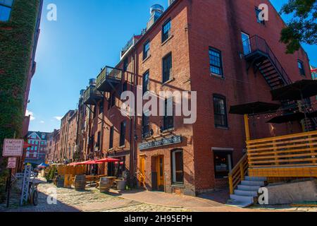 Wharf Street avec des bâtiments commerciaux historiques à Dana Street dans le Vieux Port dans la ville de Portland, Maine ME, Etats-Unis. Banque D'Images