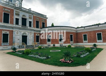 Palais historique Marmorpalais en automne dans le parc Neuer Garten, Potsdam, Brandebourg - nov, 2021.Photo de haute qualité Banque D'Images