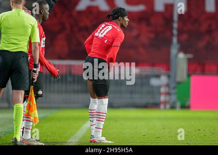 EINDHOVEN, PAYS-BAS - DÉCEMBRE 4: Noni Madueke de PSV pendant le match néerlandais Eredivisie entre PSV et FC Utrecht au Philips Stadion le 4 décembre 2021 à Eindhoven, pays-Bas (photo de Broer van den Boom/Orange Pictures) Credit: Orange pics BV/Alay Live News Banque D'Images