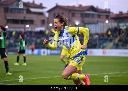 Sassuolo, Italie.04e décembre 2021.Girelli fêtant le deuxième but aux États-Unis Sassuolo vs Juventus FC, football italien Serie A Women Match à Sassuolo, Italie, décembre 04 2021 crédit: Independent photo Agency/Alay Live News Banque D'Images