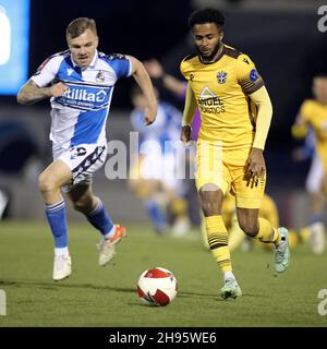 Bristol, Royaume-Uni.04e décembre 2021.Donovan Wilson de Sutton s'est Uni lors du 2e tour de la coupe FA entre Bristol Rovers et Sutton United au Memorial Stadium, Bristol, Angleterre, le 4 décembre 2021.Photo de Dave Peters/Prime Media Images.Crédit : Prime Media Images/Alamy Live News Banque D'Images