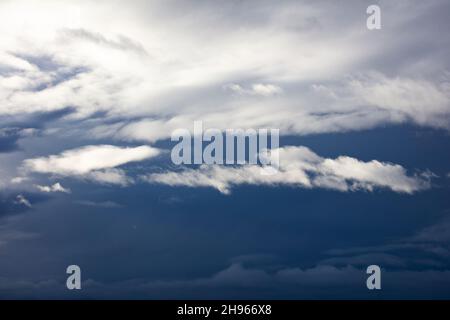 Texture de nuage blanc. Toile de fond du matériau d'air. Motif effet de ciel. Fond d'écran et arrière-plan. Banque D'Images