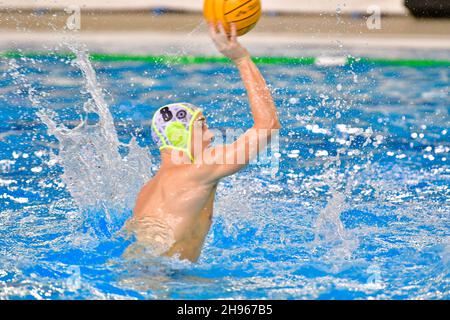 Trieste, Italie.04e décembre 2021.Michele Mezzarobba (Pallanuoto Trieste) durante Pallanuoto Trieste vs Nuoto Catania, Campionato di Pallanuoto série A à Trieste, Italia, 04 dicembre 2021 Credit: Independent photo Agency/Alay Live News Banque D'Images