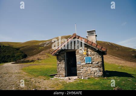 Suivez les Pyrénées de St Jean pied du Port à Roncevaux sur les Camino Frances à Saint-Jacques-de-Compostelle.Photo de haute qualité Banque D'Images