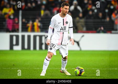 Lionel (Leo) MESSI de PSG lors du championnat français Ligue 1 match de football entre RC Lens et Paris Saint-Germain le 4 décembre 2021 au stade Bolaert-Delelis à Lens, France - photo: Matthieu Mirville/DPPI/LiveMedia Banque D'Images