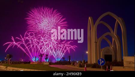 Le feu fonctionne à la corniche de Doha Banque D'Images