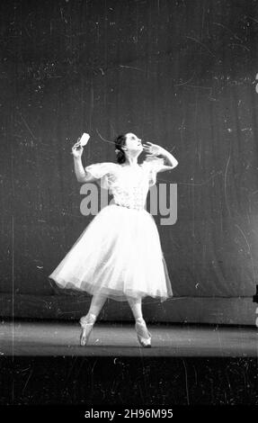 Varsovie, 1947-08-30.Wystêpy tancerzy radzieckich W Teatrze Wielkim. bb/mgs PAPVarsovie, le 30 août 1947.Représentation de danseurs soviétiques au Grand Théâtre. bb/mgs PAP Banque D'Images