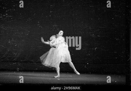 Varsovie, 1947-08-30.Wystêpy tancerzy radzieckich W Teatrze Wielkim. bb/mgs PAPVarsovie, le 30 août 1947.Représentation de danseurs soviétiques au Grand Théâtre. bb/mgs PAP Banque D'Images