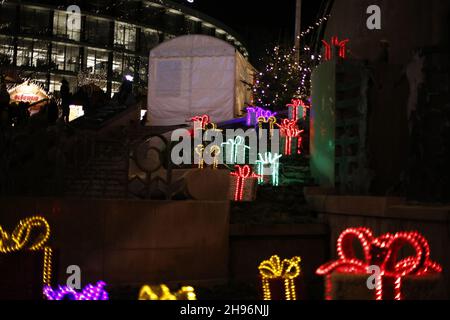 Berlin, Berlin-Charlottenburg, Allemagne.3 décembre 2021.Berlin: Marché de Noël sur Breitscheidplatz (Credit image: © Simone Kuhlmey/Pacific Press via ZUMA Press Wire) Banque D'Images