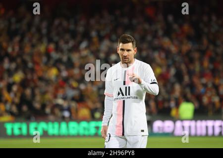 Léo Messi 30 PSG lors du championnat français Ligue 1 match de football entre RC Lens et Paris Saint-Germain le 4 décembre 2021 au stade Bolaert-Delelis à Lens, France - photo Laurent Sanson / LS Medianord / DPPI Banque D'Images