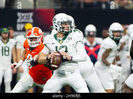 Arlington, Texas, États-Unis.4 décembre 2021. Lors de la 2e partie du match de football NCAA entre les Baylor Bears et les Oklahoma State Cowboys au AT&T Stadium d'Arlington, Texas.Matthew Lynch/CSM/Alamy Live News Banque D'Images