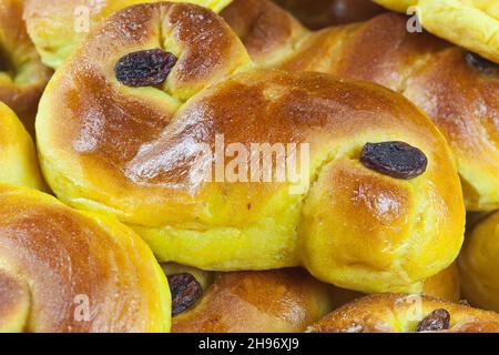 Pains de safrons faits maison ou pains au thé cornish, pains suédois traditionnels Banque D'Images
