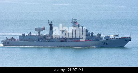 Le HAERBIN (DDG112), un destroyer DE LUHU, de la Marine de l’Armée de libération du peuple, de Chine, se rend à Auckland, en Nouvelle-Zélande, le dimanche 7 octobre 2007. Banque D'Images