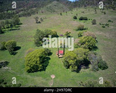 Vue aérienne de l'école d'État historique de Boolboonda près de Gin Gin Queensland Australie Banque D'Images