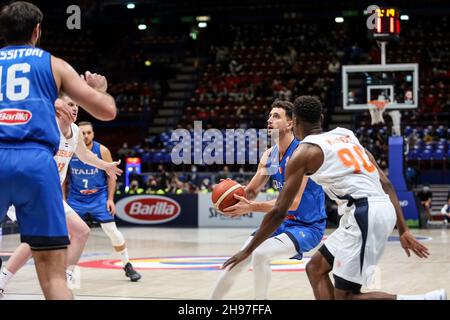 29 novembre 2021, Assago (Milan, Milan, Italie: Raphael Gasparro (Italie) en action à la qualification pour la coupe du monde de basket-ball FIBA 2023.l'Italie remporte contre les pays-Bas avec un score de 75 à 73.(Credit image: © Elena Vizzoca/Pacific Press via ZUMA Press Wire) Banque D'Images