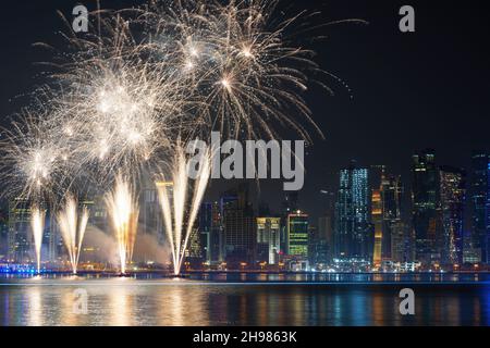 Feux d'artifice à Doha, Qatar Banque D'Images