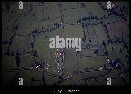 Arche de voiture pour la foire de Glastonbury, digne Farm, Somerset, 1971.La foire de Glastonbury de 1971, la deuxième année d'un festival a eu lieu à la ferme digne.Le premier festival en 1970 a été appelé le festival de Pilton.Il est maintenant connu sous le nom de Glastonbury Festival. Banque D'Images