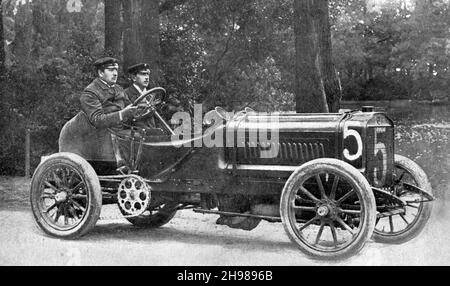 Richard Brasier du pilote de course français Leon Thery, vainqueur de la coupe Gordon Bennett 1904. Banque D'Images