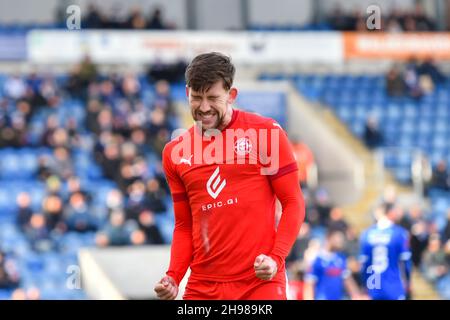 COLCHESTER, GBR.LE 5 DÉCEMBRE, Callum Lang de Wigan célèbre après avoir marquant le premier but de son équipe lors du match de la coupe FA entre Colchester United et Wigan Athletic au stade communautaire JobServe, à Colchester, le dimanche 5 décembre 2021.(Credit: Ivan Yordanov | MI News) Credit: MI News & Sport /Alay Live News Banque D'Images