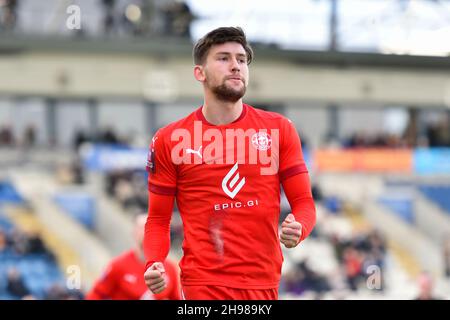 COLCHESTER, GBR.LE 5 DÉCEMBRE, Callum Lang de Wigan célèbre après avoir marquant le premier but de son équipe lors du match de la coupe FA entre Colchester United et Wigan Athletic au stade communautaire JobServe, à Colchester, le dimanche 5 décembre 2021.(Credit: Ivan Yordanov | MI News) Credit: MI News & Sport /Alay Live News Banque D'Images