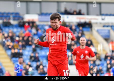 COLCHESTER, GBR.LE 5 DÉCEMBRE, Callum Lang de Wigan célèbre après avoir marquant le premier but de son équipe lors du match de la coupe FA entre Colchester United et Wigan Athletic au stade communautaire JobServe, à Colchester, le dimanche 5 décembre 2021.(Credit: Ivan Yordanov | MI News) Credit: MI News & Sport /Alay Live News Banque D'Images