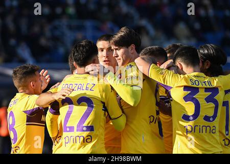 Bologne, Italie.05e décembre 2021.Fiorentina Team célébrant Dusan Vloahovic après son but pendant le FC de Bologne vs ACF Fiorentina, football italien série A match à Bologne, Italie, décembre 05 2021 crédit: Independent photo Agency/Alay Live News Banque D'Images