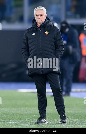 Rome, Italie.04e décembre 2021.José Mourinho responsable de AS Roma pendant la série Un match entre Roma et Inter Milan au Stadio Olimpico, Rome, Italie, le 4 décembre 2021.Credit: Giuseppe Maffia/Alay Live News Banque D'Images