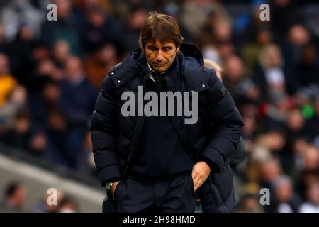 Norwich, Royaume-Uni.5 décembre 2021 ; Stade Tottenham Hotspur.Tottenham, Londres, Angleterre; Premier League football, Tottenham versus Norwich: Tottenham Hotspur Manager Antonio Conte crédit: Action plus Sports Images/Alamy Live News Banque D'Images