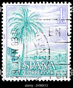 MOSCOU, RUSSIE - 7 NOVEMBRE 2021 : timbre-poste imprimé en Espagne montre le Mont Teide, série touristique, vers 1966 Banque D'Images