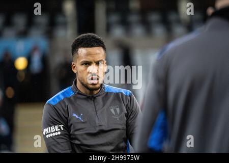 Malmoe, Suède.04e décembre 2021.Martin Olsson de Malmoe FF s'échauffe avant le match Allsvenskan entre Malmoe FF et Halmstad à Eleda Stadion à Malmoe.(Crédit photo : Gonzales photo/Alamy Live News Banque D'Images