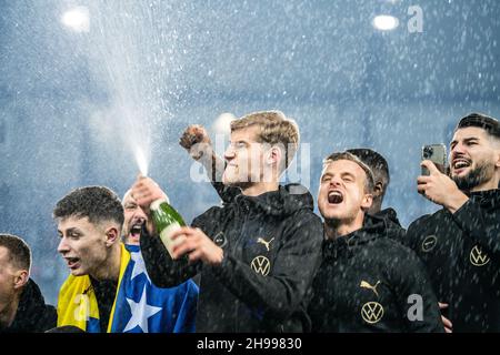 Malmoe, Suède.04e décembre 2021.Felix Beijmo de Malmoe FF célèbre le championnat après le match Allsvenskan entre Malmoe FF et Halmstad à Eleda Stadion à Malmoe.(Crédit photo : Gonzales photo/Alamy Live News Banque D'Images