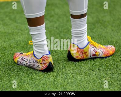 Houston, Texas, États-Unis.5 décembre 2021: Les joueurs portent des crampons personnalisés pour ma cause Mes crampons le jour d'un match NFL entre les Texans et les Colts le 5 décembre 2021 à Houston, Texas.(Credit image: © Scott Coleman/ZUMA Press Wire) Credit: ZUMA Press, Inc./Alamy Live News Banque D'Images