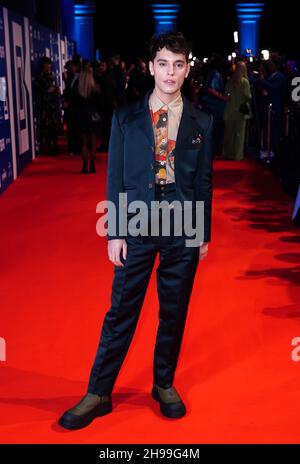 Max Harwood arrive à la 24e cérémonie des British Independent film Awards à Old Billingsgate, Londres.Date de la photo: Dimanche 5 décembre 2021. Banque D'Images