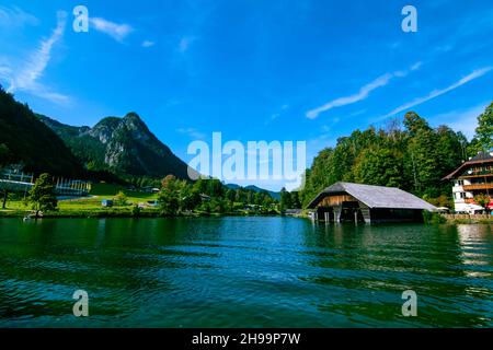 Lac Koenigsee dans la vallée de Berchtesgadener, Allemagne Banque D'Images