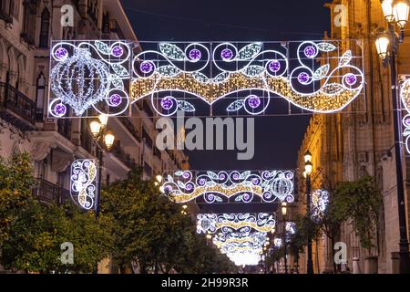 Noël lumières décoration Constitution avenue, Avenida de la Constitución, à Séville, Andalousie, Espagne Banque D'Images