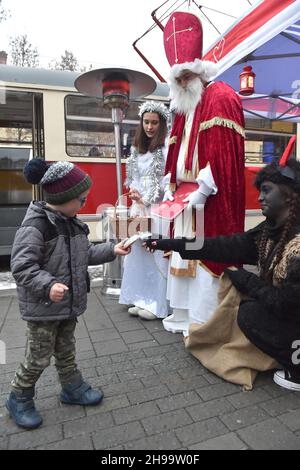 Brno, République tchèque.05e décembre 2021.Atmosphère pendant la fête de Saint Nicolas à Brno, République Tchèque, le 5 décembre 2021.Crédit: Vaclav Salek/CTK photo/Alay Live News Banque D'Images