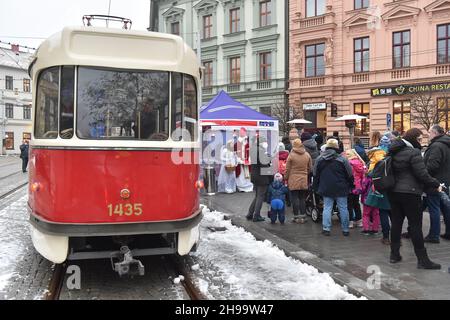 Brno, République tchèque.05e décembre 2021.Atmosphère pendant la fête de Saint Nicolas à Brno, République Tchèque, le 5 décembre 2021.Crédit: Vaclav Salek/CTK photo/Alay Live News Banque D'Images