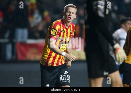 MECHELEN, BELGIQUE - 5 DÉCEMBRE : Nikola Storm de KV Mechelen célèbre le premier but de la soirée de son côté lors du match de la Jupiler Pro League entre KV Mechelen et KRC Genk à l'AFAS Stadion le 5 décembre 2021 à Mechelen, Belgique (photo de Perry van de Leuvert/Orange Pictures) Banque D'Images